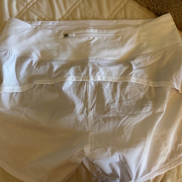 Lululemon Speed up shorts 4”. White. NWT. - Picture 2 of 3